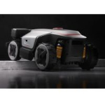 Roborock RockMow Z1 premaguje terensko oviro do višine 8 centimetrov
